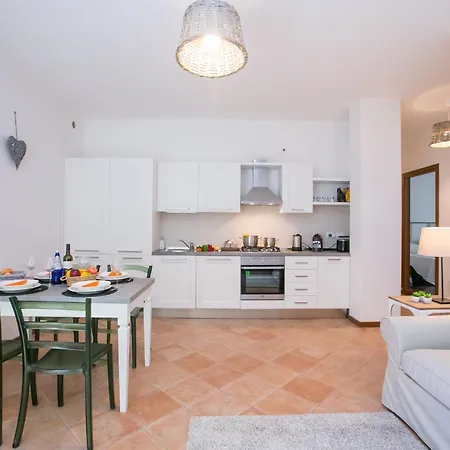 דירה Sleeps 4 T421869 *