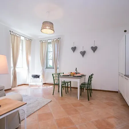 דירה Sleeps 4 T421869